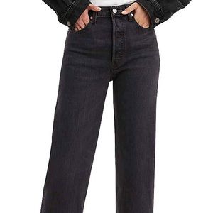 26 LEVI’s Ribcage Straight Jeans - Black